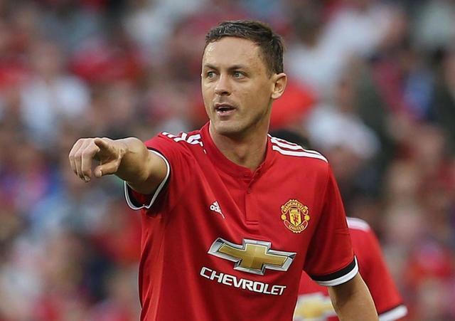 是他效力於 是他效力於